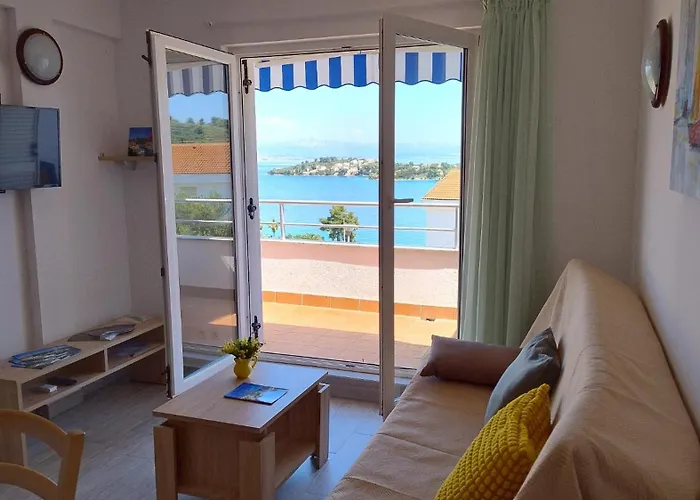 Gem: Sea-view + Parking Apartment Nečujam