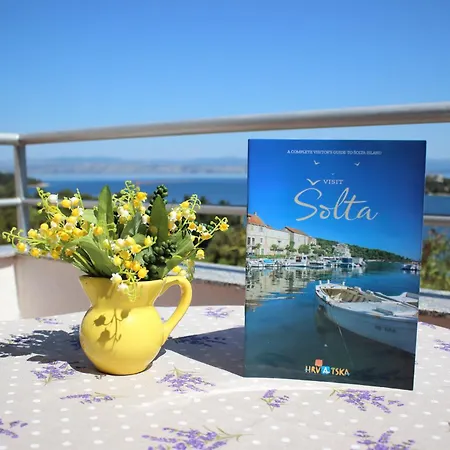 Apartamento Gem: Sea-view + Parking Nečujam